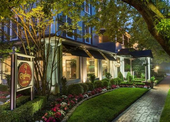 Chateau Inn and Suites 1