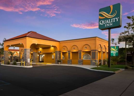 Quality Inn Redding near I-5 1