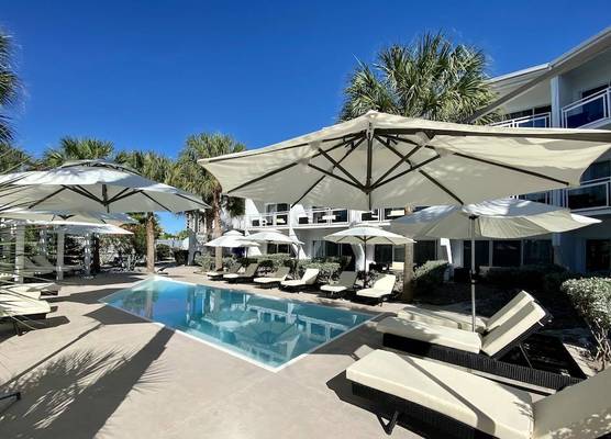 Grace Bay Suites 1