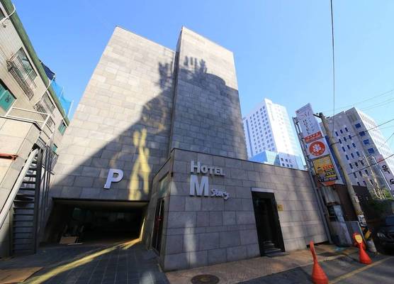 Hotel M Story 1