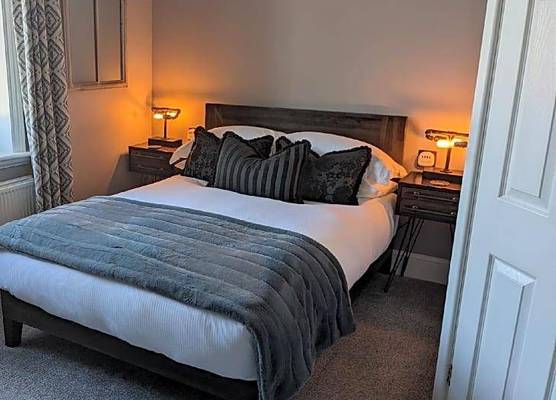 Oaklands Guest House 1