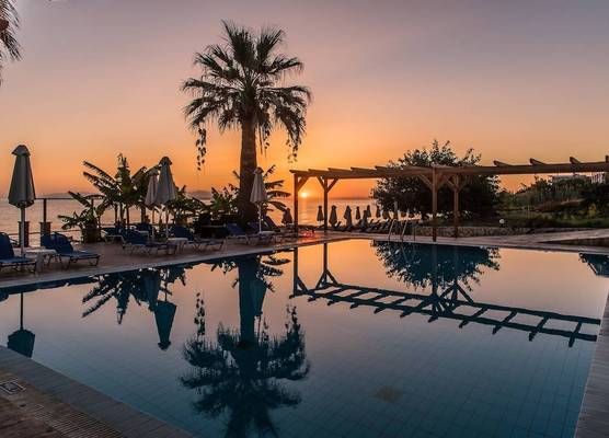Belussi Beach Hotel & Suites 1