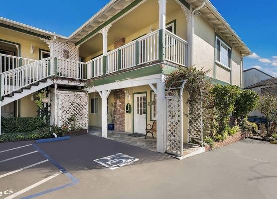 Carmel Inn & Suites 1