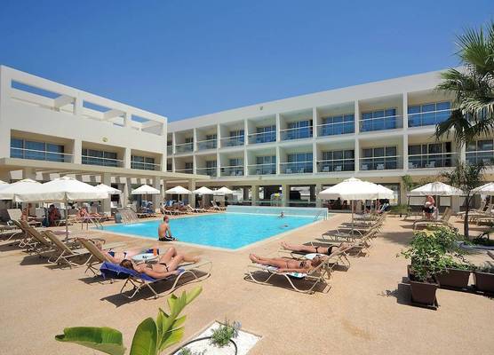 Nelia Gardens 1
