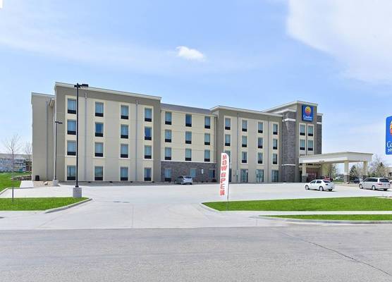 Comfort Inn & Suites Avera Southwest 1
