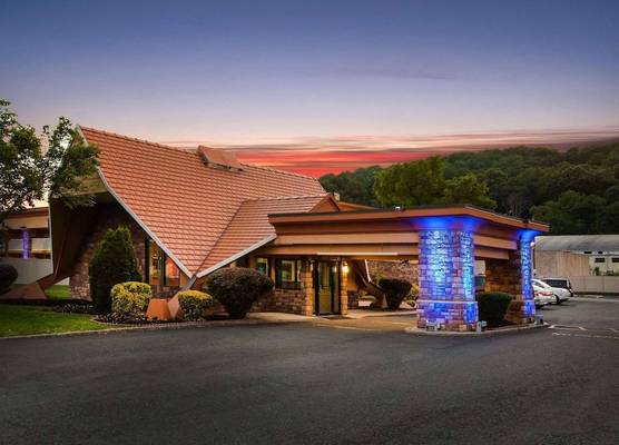 Howard Johnson by Wyndham North Plainfield 1