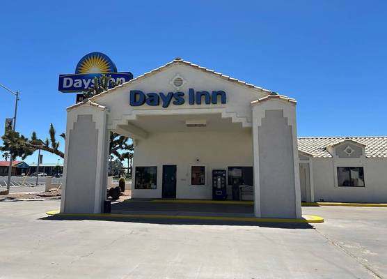 Days Inn by Wyndham Kingman West 1