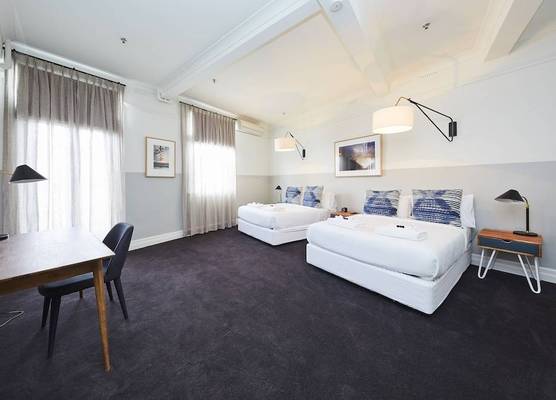 Bridgeview Hotel Willoughby 1