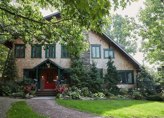 Deer Mountain Inn 1
