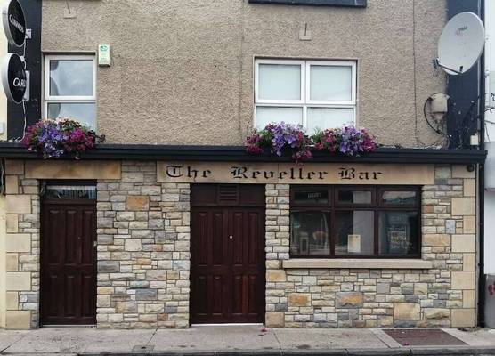 Reveller Bar Lodgings 1