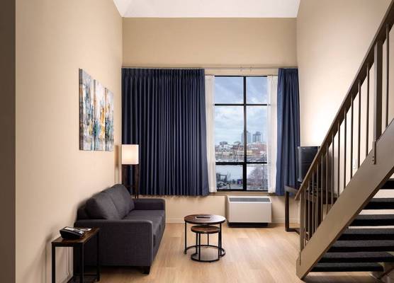 Huntingdon Hotel and Suites 1