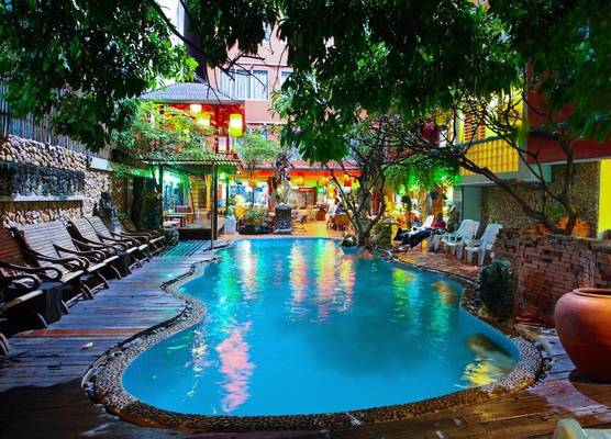 Villa Cha-Cha Banglumphu 1