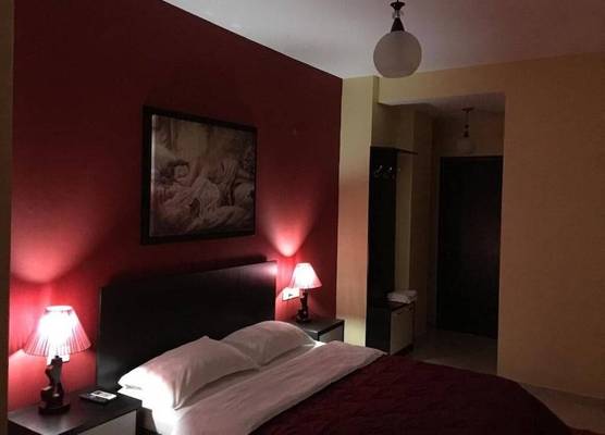 Haris Hotel 1