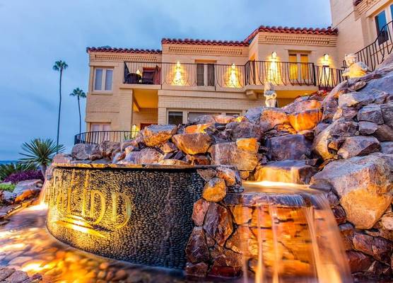 Pantai Inn 1