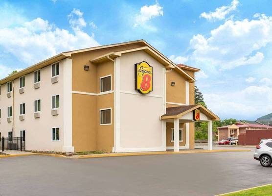 Super 8 by Wyndham Chattanooga Lookout Mountain TN 1