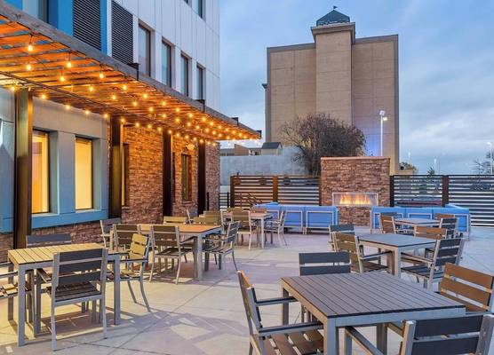 Fairfield Inn & Suites by Marriott Des Moines Downtown 1