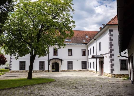 Hostel Javni Zavod Mekinjski Samostan 1