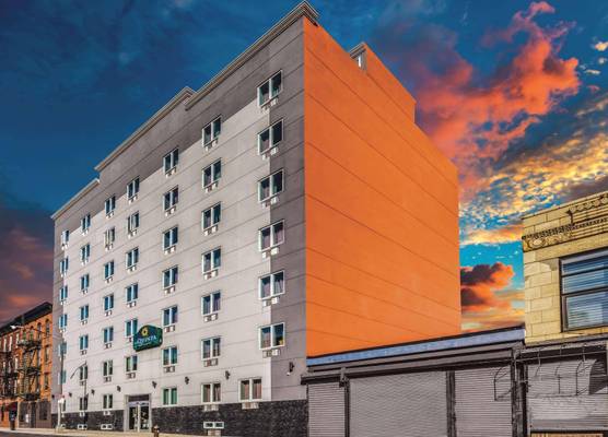 La Quinta Inn Suites By Wyndham Brooklyn Central 1