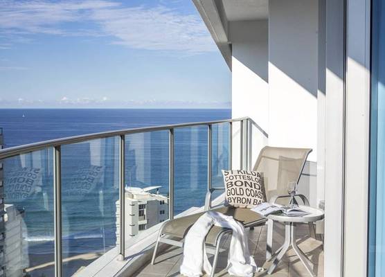 Artique Surfers Paradise - Official 1
