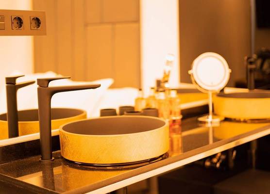 Petit Suite 1