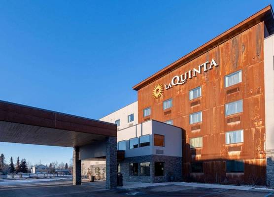 La Quinta by Wyndham Anchorage Airport 1