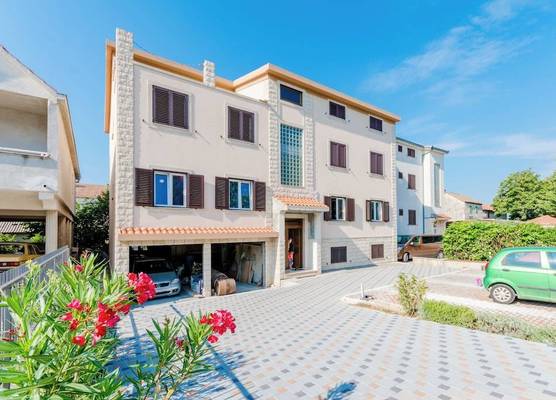 Apartment Karlo 1