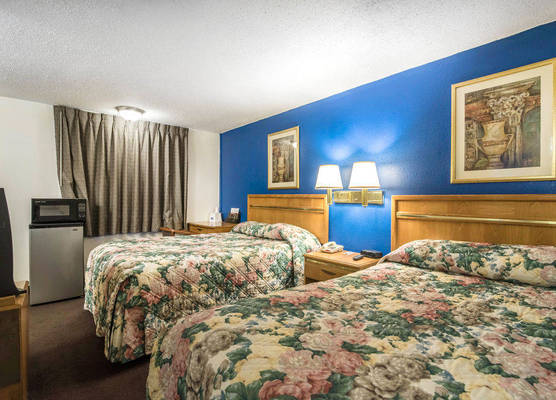 Rodeway Inn & Suites 1