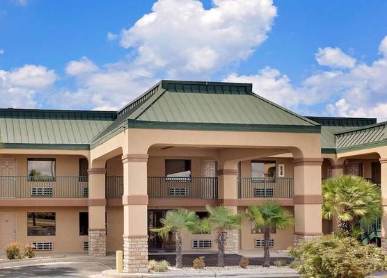Super 8 by Wyndham Byron/South Macon 1