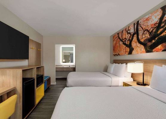 Days Inn by Wyndham Emporia 1