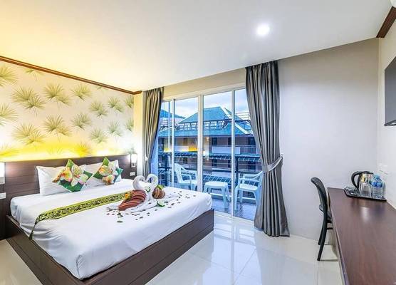 The Chic Patong Hotel 1