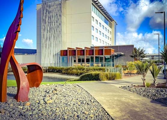 JetPark Auckland Airport Hotel 1