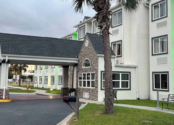 Quality Inn & Suites Myrtle Beach near Outlets 1