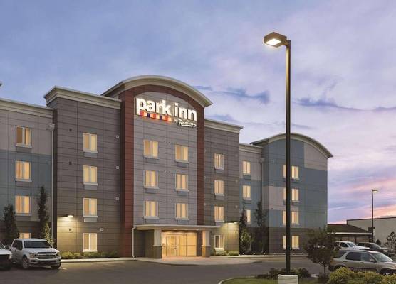 Park Inn by Radisson, Calgary Airport North, AB 1
