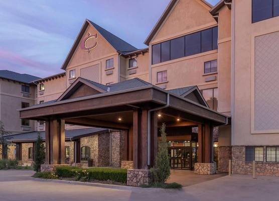 Best Western PLUS Cimarron Hotel & Suites 1