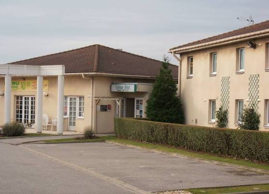 Logis Hôtel & Restaurant & Bar LE COTTAGE 1