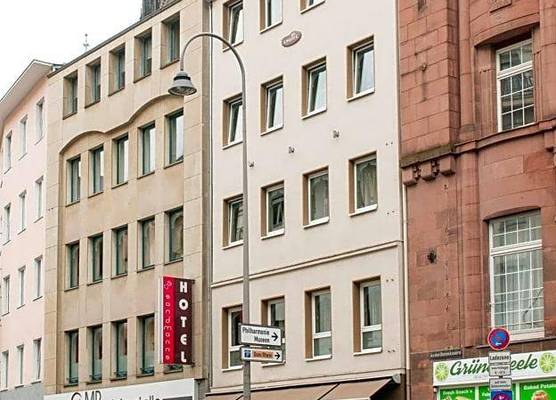 Hotel Sandmanns am Dom 1