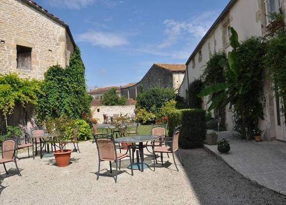 Hôtel du Donjon 1