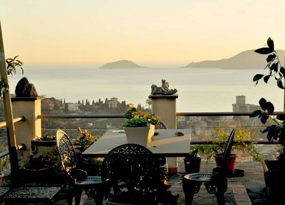 IL golfo artisti e poeti villa thea 1
