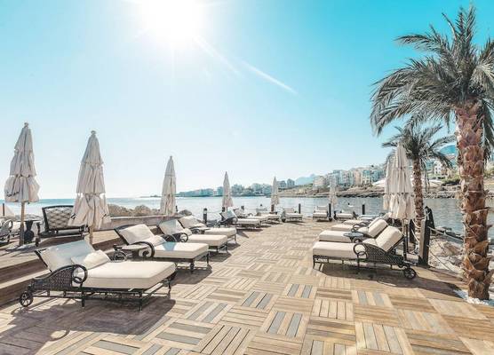 Les Ambassadeurs Hotel Casino&Marina 1