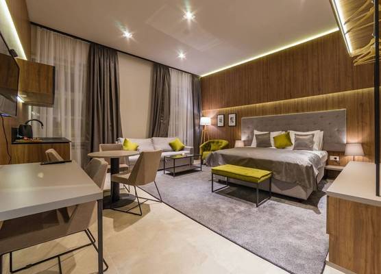 Dezman Luxury Center 1