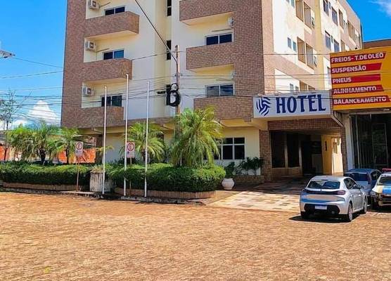 Victoria Plaza Hotel 1