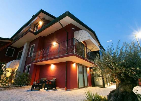 Dolce Laguna Guest House 1