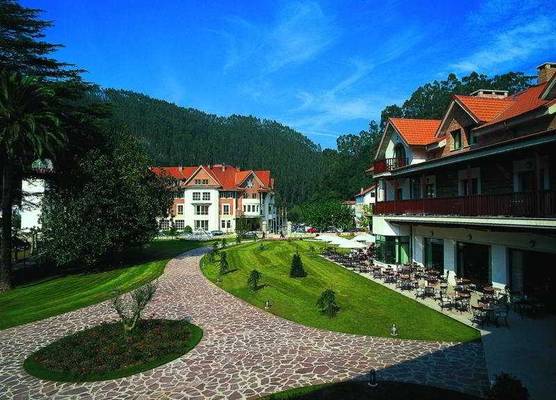 Gran Hotel Balneario De Puente Viesgo 1