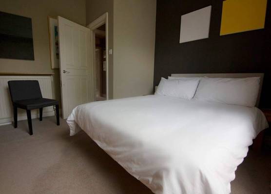 Wonderful 2 Bedroom in Quiet Area near Camden Square 1