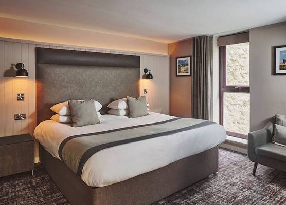 The Ranald Hotel 1