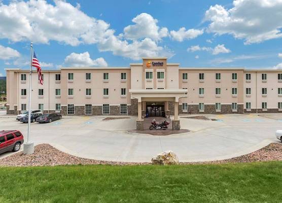 Comfort Inn & Suites Near Mt Rushmore 1