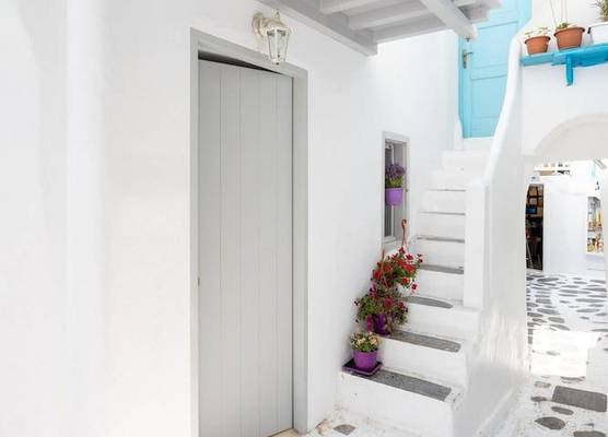 aniko suites Chora 1