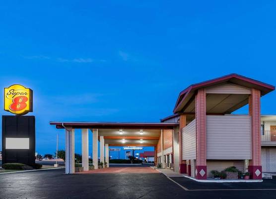 Super 8 by Wyndham Waco/Mall area TX 1