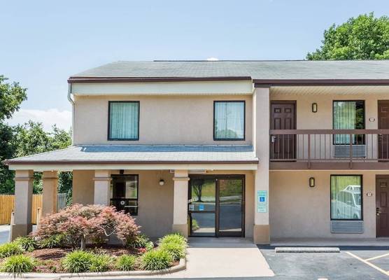 Days Inn by Wyndham Winston Salem North 1