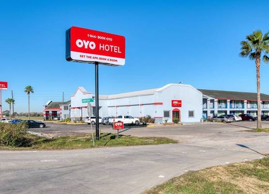 OYO Hotel Rosenberg TX I-69 1